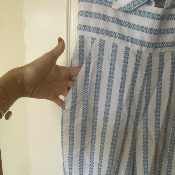 BCBGeneration Striped Cropped Ruffle Sleeve Jumpsuit Size 0!! - Picture 5 of 14